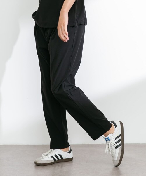 URBAN RESEARCH Sonny Label（アーバンリサーチサニーレーベル）の「『接触冷感/吸水速乾/UVカット』Breeze Fit イージーパンツ（その他パンツ・メンズ・チャコール/ブラック/グレージュ・M/L）」の5枚目の写真