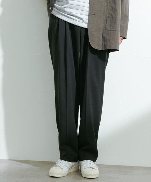 URBAN RESEARCH DOORS(アーバンリサーチドアーズ)の「『UR TECH』完声2タックワイドトラウザー(その他パンツ・メンズ・GREIGE/CHARCOAL/BLACK・S/M/L)」の5枚目の写真