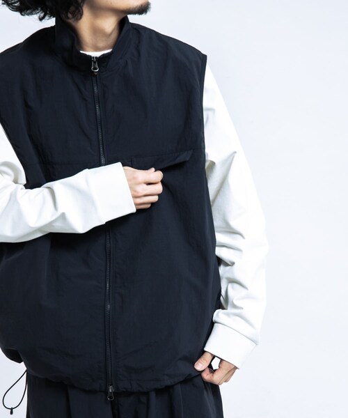 EKAL（エカル）の「『UR TECH』ナイロンタッサーベスト（テーラードジャケット・メンズ・ネイビー/グラファイト・M/L）」の18枚目の写真