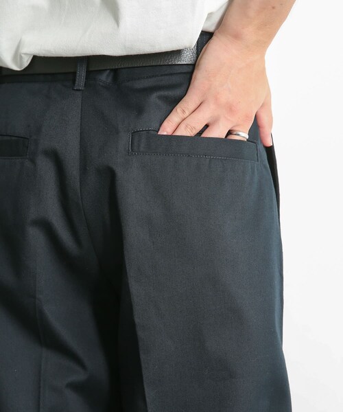 SENSE OF PLACE by URBAN RESEARCH(センスオブプレイスバイアーバンリサーチ)の「センタープレスストレートタックチノパンツ(チノパンツ・メンズ・GREIGE/BLACK・M/L)」の15枚目の写真