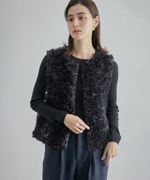 ROPE'（ロペ）の「【限定店舗・J'aDoRe限定】エレガンスオーガンジーフリルジレ（ベスト・レディース・ネイビー・F）」の6枚目の写真