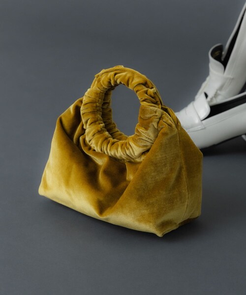SENSE OF PLACE by URBAN RESEARCH（センスオブプレイスバイアーバンリサーチ）の「ベロアバッグ（ハンドバッグ・レディース・MUSTARD/BROWN/PURPLE・one）」の3枚目の写真