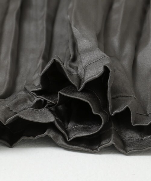 URBAN RESEARCH(アーバンリサーチ)の「Studio Doe SATIN PLEATED EASY PANTS(その他パンツ・レディース・CREAM/BLACK/GREY・S/M)」の15枚目の写真