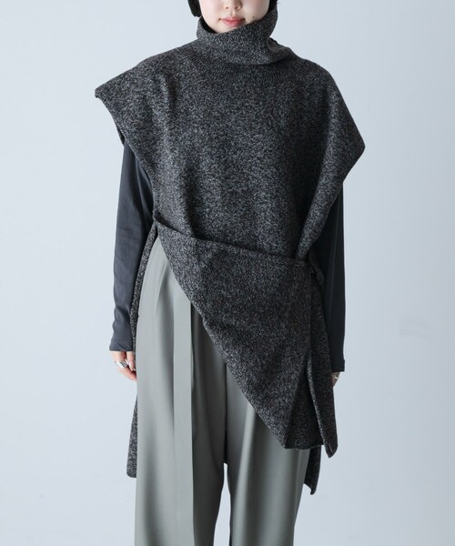 かぐれ(カグレ)の「SEEALL OVERSIZED PONCHO(ニット/セーター・レディース・MELANGE・FREE)」の2枚目の写真