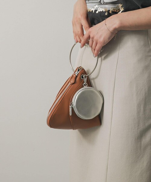 SENSE OF PLACE by URBAN RESEARCH(センスオブプレイスバイアーバンリサーチ)の「フープハンドルバッグ(ハンドバッグ・レディース・L.BLUE/BLACK/CAMEL・one)」の21枚目の写真