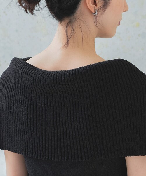 URBAN RESEARCH ROSSO（アーバンリサーチロッソ）の「ドライタッチオフショルダーニット（ニット/セーター・レディース・L/BEIGE/CAMEL/BLACK・FREE）」の5枚目の写真