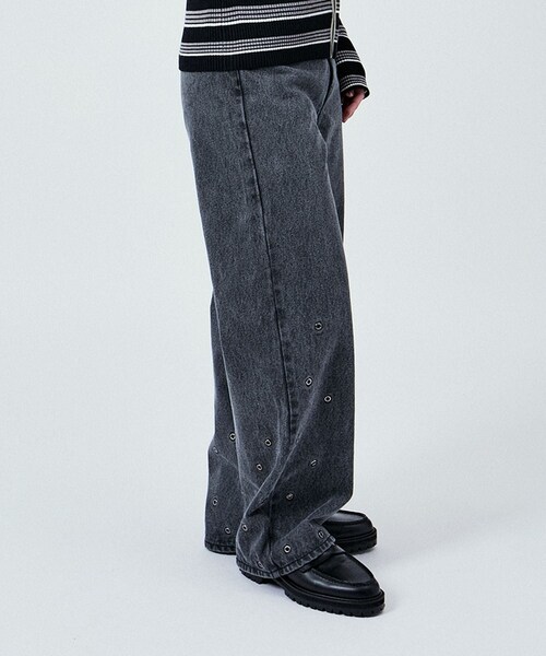 ADAM ET ROPE'(アダムエロペ)の「MU EYELET SEMI BAGGY JEANS PANTS(デニムパンツ・レディース・ブラック/ブルー・36/38/40/42)」の18枚目の写真