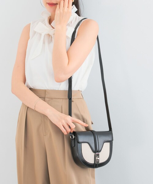 URBAN RESEARCH ROSSO（アーバンリサーチロッソ）の「キャンバスコンビショルダーバッグ（ショルダーバッグ・レディース・OFFWHITE/D/BROWN/BLACK・-）」の20枚目の写真