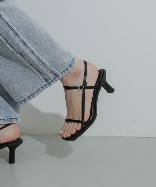 SENSE OF PLACE by URBAN RESEARCH（センスオブプレイスバイアーバンリサーチ）の「ワイドスクエアストラップサンダル（サンダル・レディース・WHITE/BLACK/L.BLUE/PINK・S/M/L）」の2枚目の写真