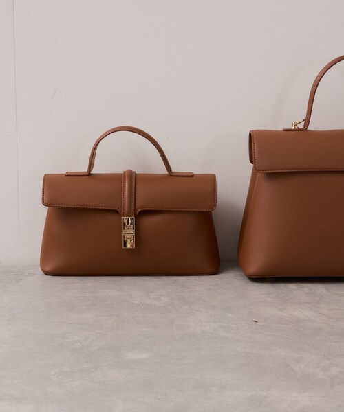 VIS(ビス)の「ひねり金具ワンハンドルミニショルダーバッグ/2WAY,WEB限定カラーあり(ショルダーバッグ・レディース・ブラック/ブラック系/グレー系/キャメル/ベージュ/ダークブラウン/ブルー系・F)」の10枚目の写真