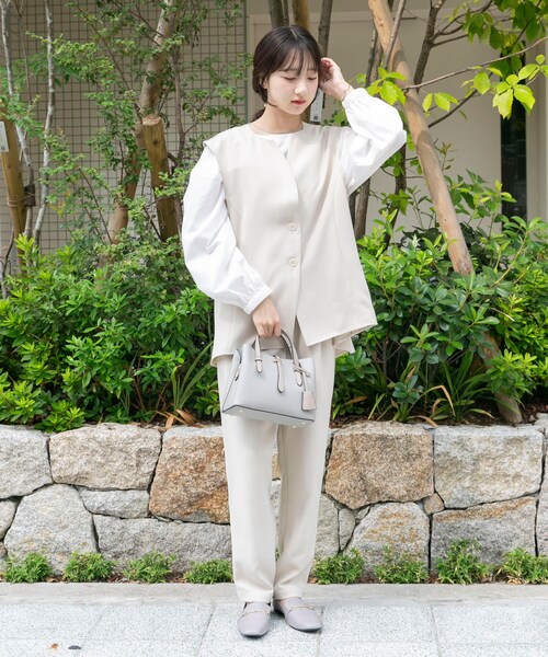 ITEMS URBANRESEARCH（アイテムズ アーバンリサーチ）の「『イージーケア』フレアトップス×パンツセット（セットアップ・レディース・BLK/L.BEG・FREE）」の17枚目の写真