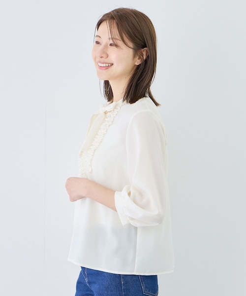 Jayro(ジャイロ)の「ジョーゼットフリルブラウス(シャツ/ブラウス・レディース・ホワイト系/ネイビー/ラベンダー系・M)」の7枚目の写真
