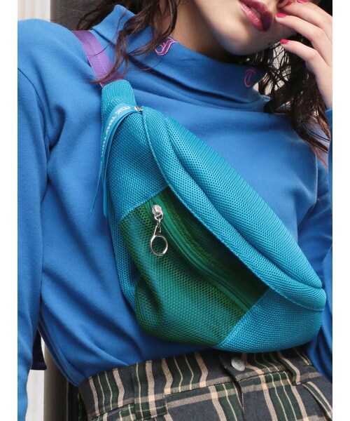 jouetie（ジュエティ）の「カラーオンカラーウエストポーチ（ボディバッグ/ウエストポーチ・レディース・ミントグリーン/ブラック/ターコイズ・F）」の6枚目の写真