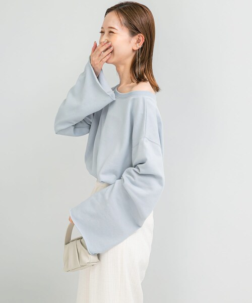 URBAN RESEARCH ROSSO（アーバンリサーチロッソ）の「オフショルライトスウェット（スウェット・レディース・L/BEIGE/MOON STONE・FREE）」の13枚目の写真