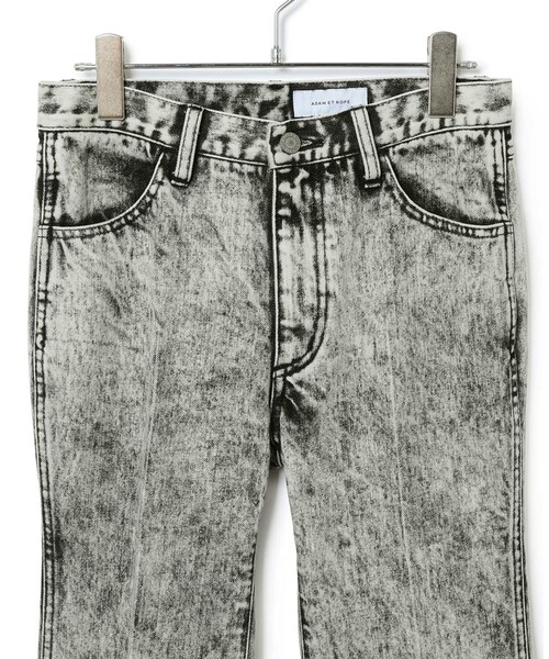 ADAM ET ROPE'（アダムエロペ）の「＜逸品シリーズ＞センタープレスフレアデニム（デニムパンツ・レディース・ブラック/ブルー・34/36/38/40）」の18枚目の写真