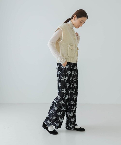 URBAN RESEARCH(アーバンリサーチ)の「crinkle crinkle crinkle velvet embroidery pants(その他パンツ・レディース・SILVERLAME/BLACKLAME・FREE)」の11枚目の写真
