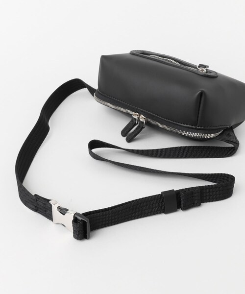 URBAN RESEARCH（アーバンリサーチ）の「RIVEE　WAIST BAG（ボディバッグ/ウエストポーチ・メンズ・NAVY/BLACK/WHITE・FREE/Free）」の8枚目の写真
