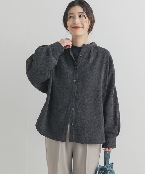 URBAN RESEARCH DOORS（アーバンリサーチドアーズ）の「ドルマンバンドカラーシャツ（シャツ/ブラウス・レディース・BEIGE/CHARCOAL・Free）」の6枚目の写真