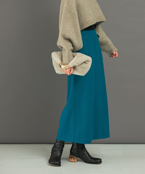 URBAN RESEARCH ROSSO（アーバンリサーチロッソ）の「ウール混ブークレストレートスカート（スカート・レディース・BLUE/CAMEL/CHARCOAL・36/38）」の18枚目の写真
