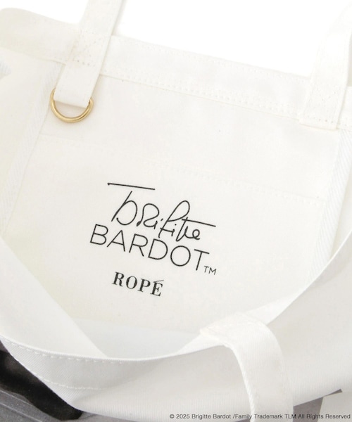 ROPE'(ロペ)の「【Brigitte Bardot×ROPE'・コラボ】モノクロフォトプリントキャンバストートバッグ【A4対応】(トートバッグ・レディース・ブラック/ホワイト・F)」の16枚目の写真