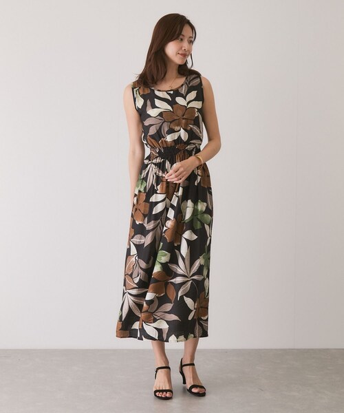 Jayro（ジャイロ）の「アソート柄シャーリングワンピース（ワンピース・レディース・ブラック系/グリーン/ネイビー系・38）」の2枚目の写真