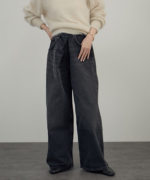 ADAM ET ROPE'（アダムエロペ）の「【AGOLDE（エーゴールドイー）】VANA PETITE JEAN 28.5（デニムパンツ・レディース・ブラック系/ブルー系・25/26/27/28）」の7枚目の写真