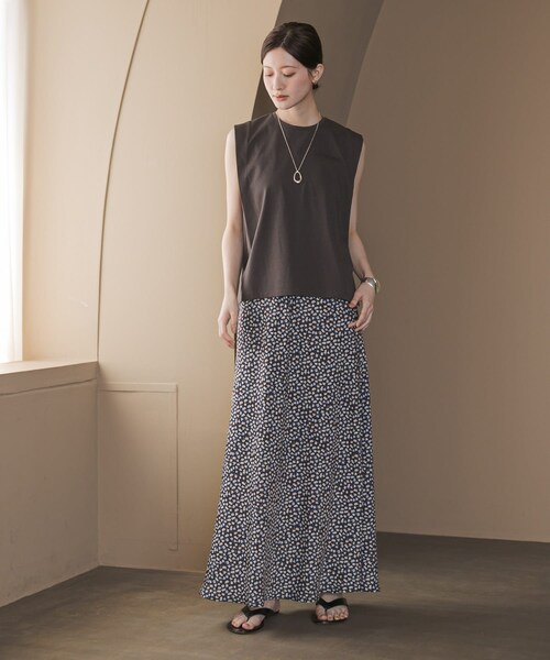 URBAN RESEARCH(アーバンリサーチ)の「汗染み防止ショルダータックカットソー(タンクトップ・レディース・OFF WHITE/CHARCOAL/BLUE GRAY・Free)」の19枚目の写真