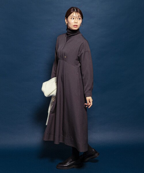 URBAN RESEARCH ROSSO（アーバンリサーチロッソ）の「『UR TECH SMOOTHLUXE』F by ROSSO　キーネックワンピース（ワンピース・レディース・BEIGE/C/GRAY/BLACK・36/38）」の14枚目の写真