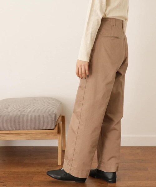 URBAN RESEARCH DOORS(アーバンリサーチドアーズ)の「FORK&SPOON チノワイドトラウザー∴(チノパンツ・レディース・BEIGE/NAVY・1/2)」の10枚目の写真