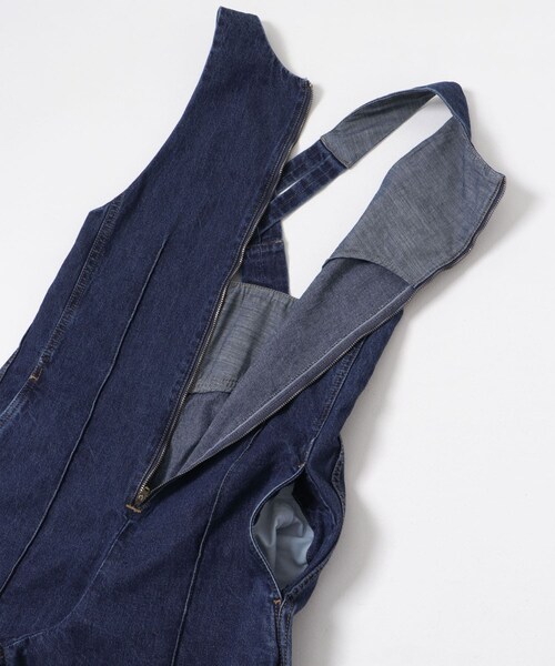 URBAN RESEARCH（アーバンリサーチ）の「CURRENTAGE　DENIM SALOPETTE（サロペット/オーバーオール・レディース・インディゴ/ブラック・1）」の7枚目の写真