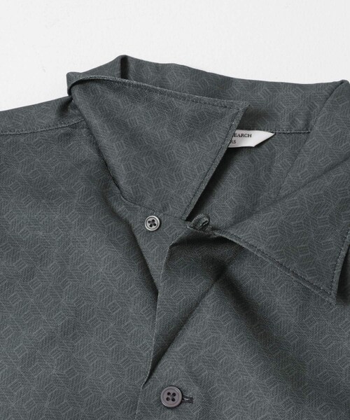 URBAN RESEARCH DOORS(アーバンリサーチドアーズ)の「セオアルファアプリントオープンカラーシャツ(シャツ/ブラウス・メンズ・CHARCOAL/BLUE・M/L)」の15枚目の写真