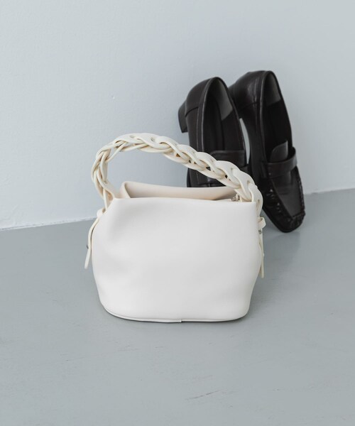 SENSE OF PLACE by URBAN RESEARCH（センスオブプレイスバイアーバンリサーチ）の「チェーンハンドルパフバッグ（ショルダーバッグ・レディース・BLACK/L.BLUE/IVORY・One）」の6枚目の写真