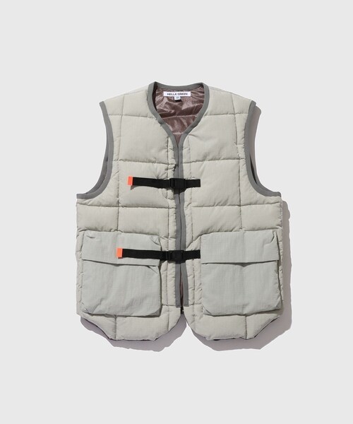 ADAM ET ROPE'(アダムエロペ)の「【HELLA GREEN/ヘラグリーン】Ripstop Nylon Down Vest(ダウンベスト・メンズ・グレー/ブルー・L/M)」の2枚目の写真