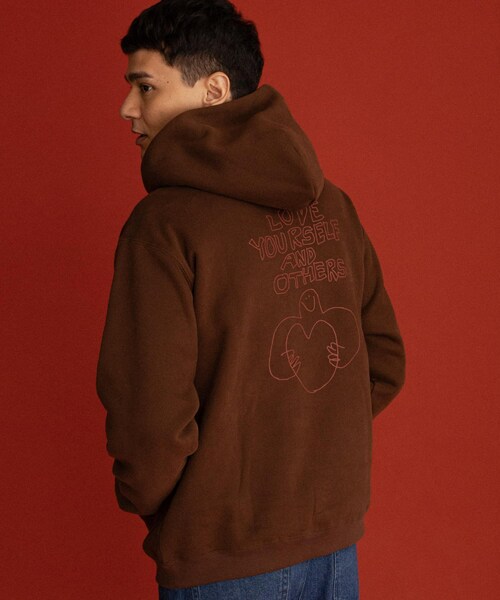 URBAN RESEARCH Sonny Label（アーバンリサーチサニーレーベル）の「オガワナツミ コラボスウェットフーディー（パーカー・メンズ・グレー/ブラウン/ブラック・M/L）」の3枚目の写真