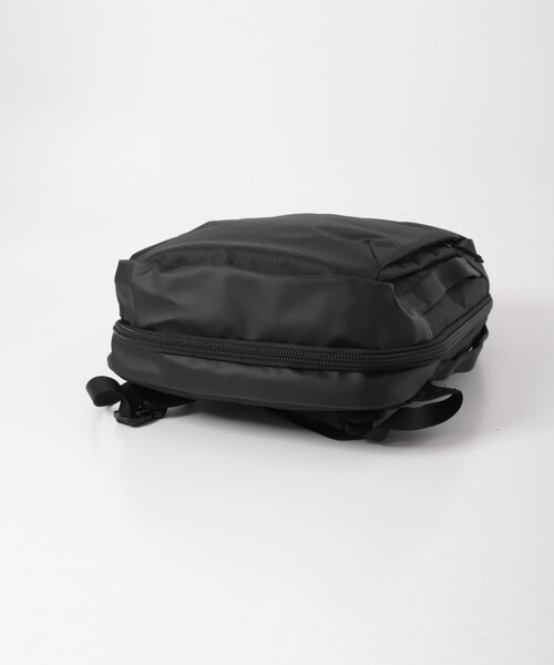 URBAN RESEARCH DOORS（アーバンリサーチドアーズ）の「patagonia　Black Hole Micro MLC（バックパック/リュック・メンズ・BLK/NGRY/SMDB・one）」の8枚目の写真
