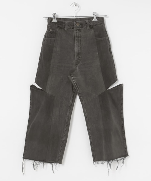 THE GOODLAND MARKET（ザグッドランドマーケット）の「77circa　make four cutback bias slit denim pants（デニムパンツ・レディース・blue1/black1/black2/blue2・28）」の2枚目の写真