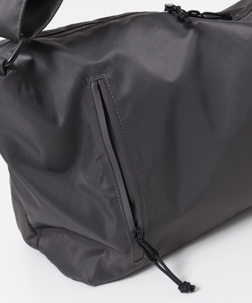 URBAN RESEARCH DOORS（アーバンリサーチドアーズ）の「『別注』YAKPAK×DOORS　SHOULDER BAG M（ショルダーバッグ・メンズ・BLACK/CHARCOAL/GRAY・-）」の19枚目の写真