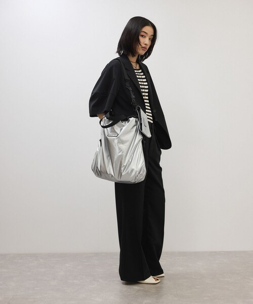 ADAM ET ROPE'(アダムエロペ)の「【HUNTER for ADAM ET ROPE'】別注 TRAVEL MULTI FUNCTION TOTE(トートバッグ・レディース・シルバー・F)」の14枚目の写真