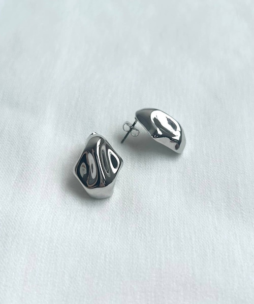 URBAN RESEARCH DOORS(アーバンリサーチドアーズ)の「ニュアンスメタルピアス(ピアス(両耳用)・レディース・GOLD/SILVER・one)」の1枚目の写真