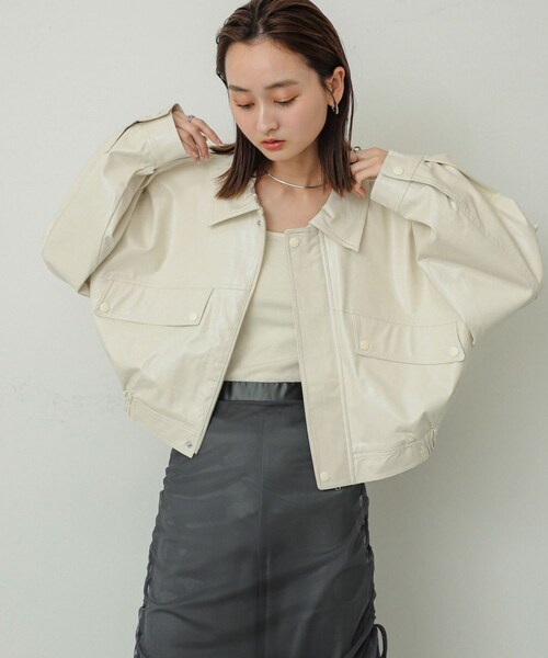 SENSE OF PLACE by URBAN RESEARCH(センスオブプレイスバイアーバンリサーチ)の「クロップドレザーライクブルゾン(ブルゾン・レディース・IVORY/BLACK/NAVY・one)」の7枚目の写真