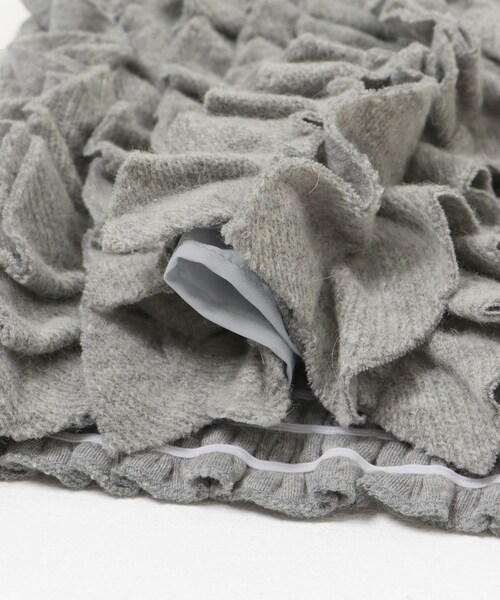 URBAN RESEARCH（アーバンリサーチ）の「KNIT SEW FRILL TOPS（キャミソール・レディース・GREY/WHITE・Free）」の14枚目の写真