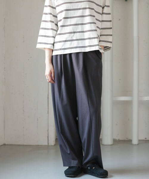 URBAN RESEARCH DOORS（アーバンリサーチドアーズ）の「FORK&SPOON　TRシームコクーンパンツ（その他パンツ・レディース・CHARCOAL/NAVY・1/2）」の14枚目の写真
