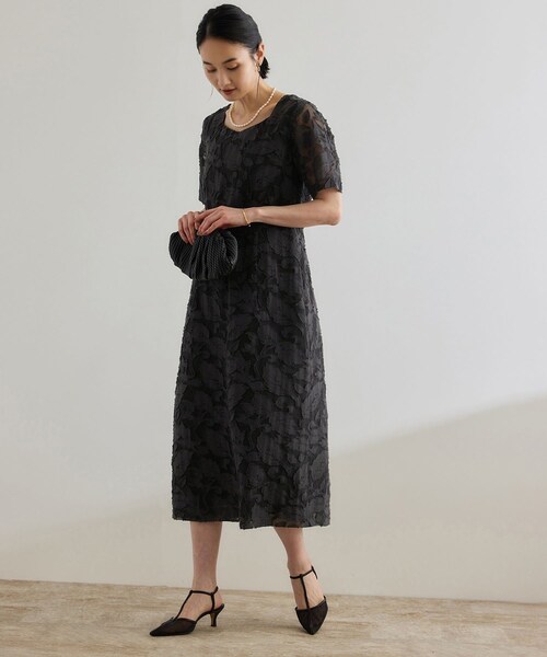 ROPE'(ロペ)の「【洗える】スクエアーネックワンピース(ジャガード/サッカー素材)(ワンピース・レディース・ブラック/ブラウン/ブルー・36/38)」の4枚目の写真