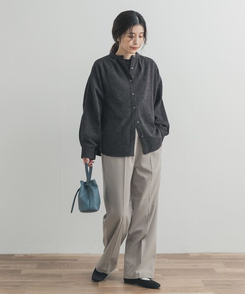 URBAN RESEARCH DOORS（アーバンリサーチドアーズ）の「ドルマンバンドカラーシャツ（シャツ/ブラウス・レディース・BEIGE/CHARCOAL・Free）」の9枚目の写真
