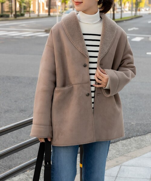 URBAN RESEARCH DOORS（アーバンリサーチドアーズ）の「フェイクムートンミドルコート（ムートンコート・レディース・GREGE/BEIGE・M）」の6枚目の写真