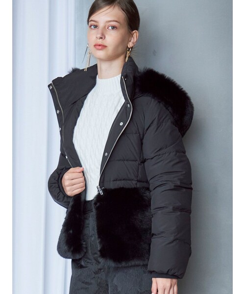 MERCURYDUO（マーキュリーデュオ）の「エコファーフーデッドペプラムダウン（ダウンジャケット/コート・レディース・アイボリー/ブラック・S/M）」の7枚目の写真