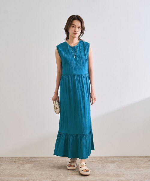 ROPE'（ロペ）の「【WEB・一部店舗限定】バックシャンティアードワンピース/洗える（ワンピース・レディース・ブラック/ターコイズ・F）」の7枚目の写真