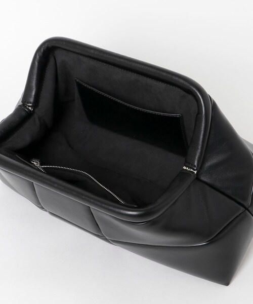 URBAN RESEARCH（アーバンリサーチ）の「ADD CULUMN　PUFF CLUCTH（クラッチバッグ・レディース・BLUE/BLACK・FREE）」の9枚目の写真