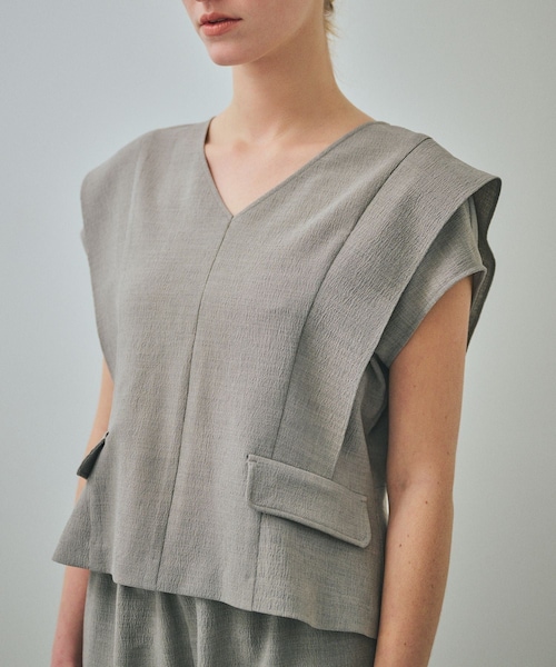 ROPE'（ロペ）の「【一部店舗限定】【REALM（レルム）】V-NECK BLOUSE｜セットアップブラウス　26SS（シャツ/ブラウス・レディース・グレー・38）」の15枚目の写真