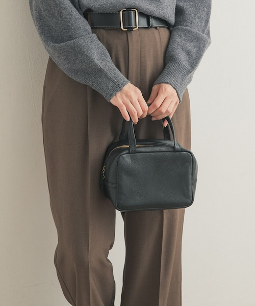 URBAN RESEARCH DOORS(アーバンリサーチドアーズ)の「レザーボストンバッグ(ボストンバッグ・レディース・BLACK/GREIGE・one)」の1枚目の写真